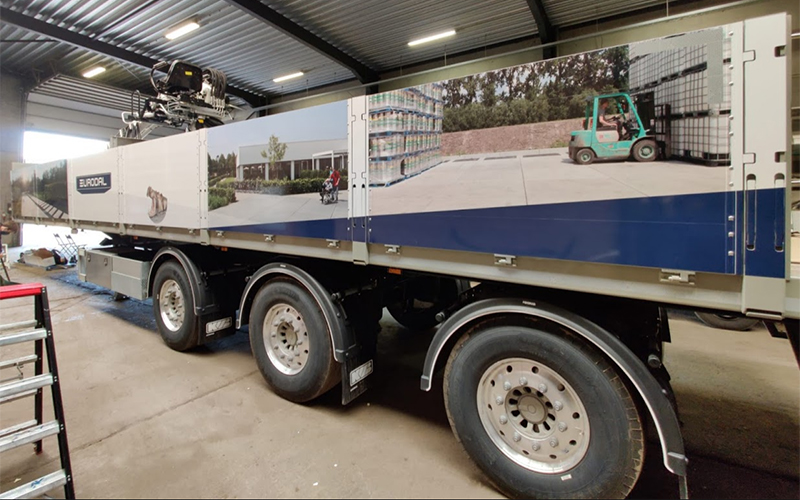 Bestickering van een vrachtwagen voor Eurodal