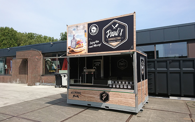 Bestickering van de foodtruck Paul's burgers